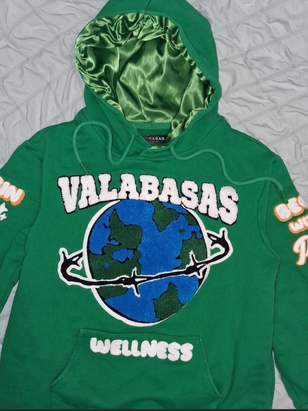Valabasas Play Green Wellness Pullover Hoodie KIDS